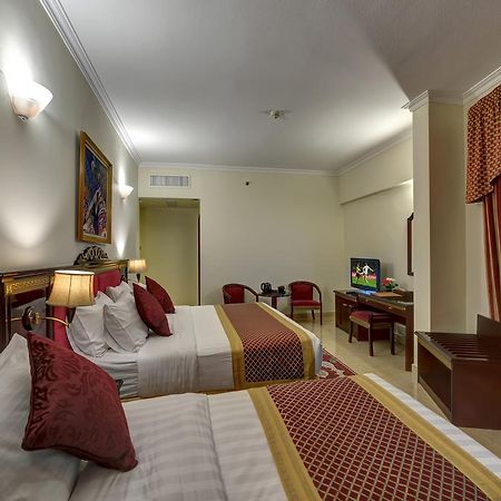 Comfort Inn Hotel Deira Дубай Екстериор снимка