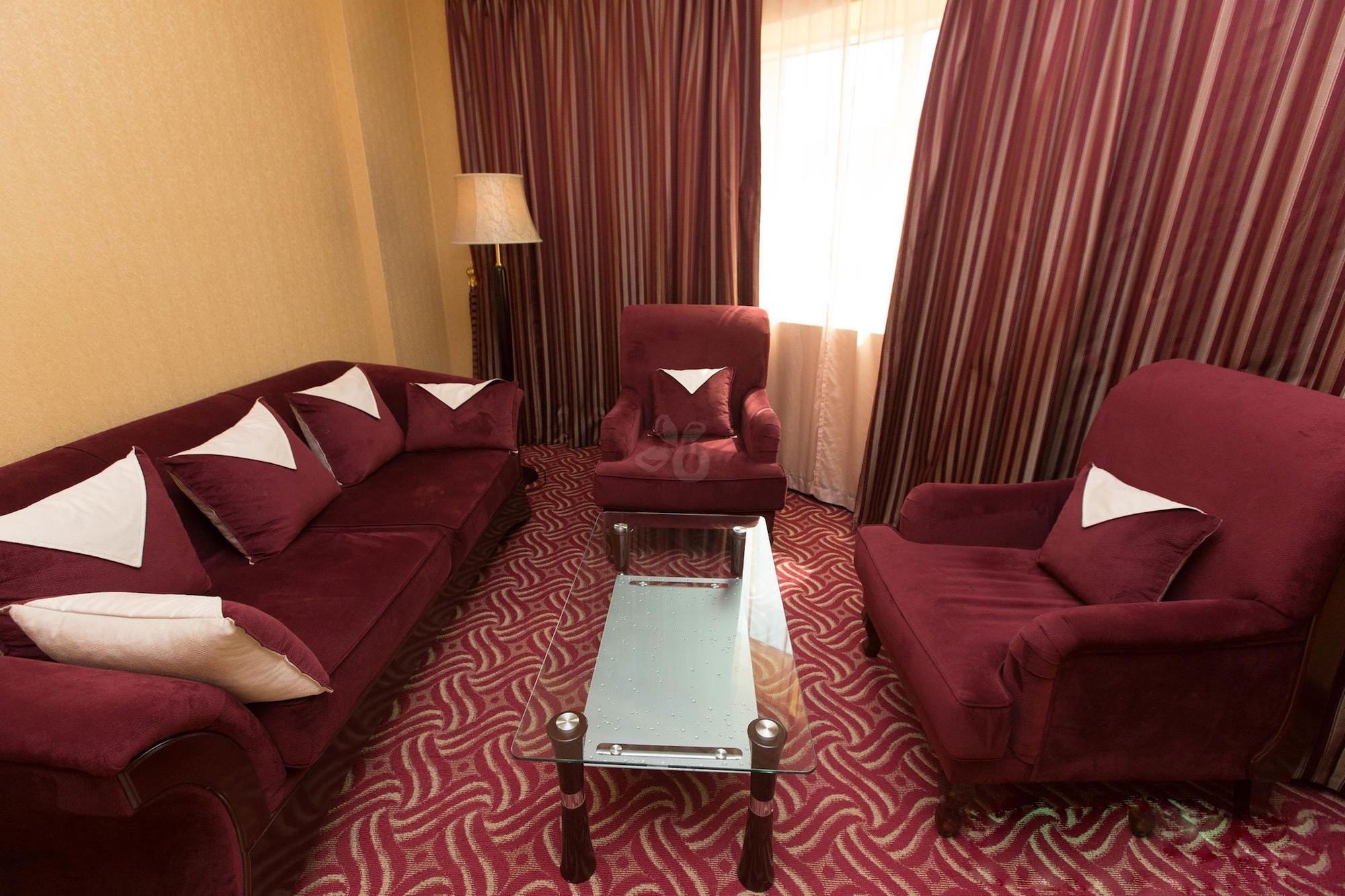 Comfort Inn Hotel Deira Дубай Екстериор снимка