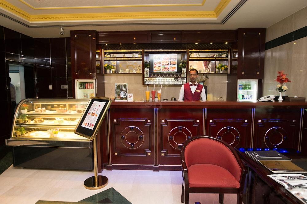 Comfort Inn Hotel Deira Дубай Екстериор снимка