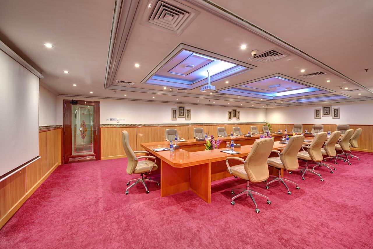 Comfort Inn Hotel Deira Дубай Екстериор снимка