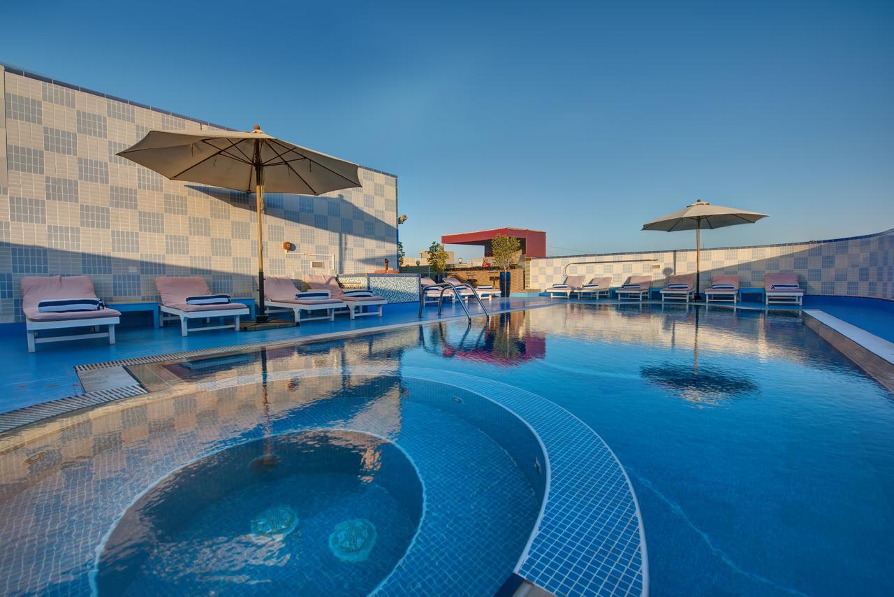 Comfort Inn Hotel Deira Дубай Екстериор снимка