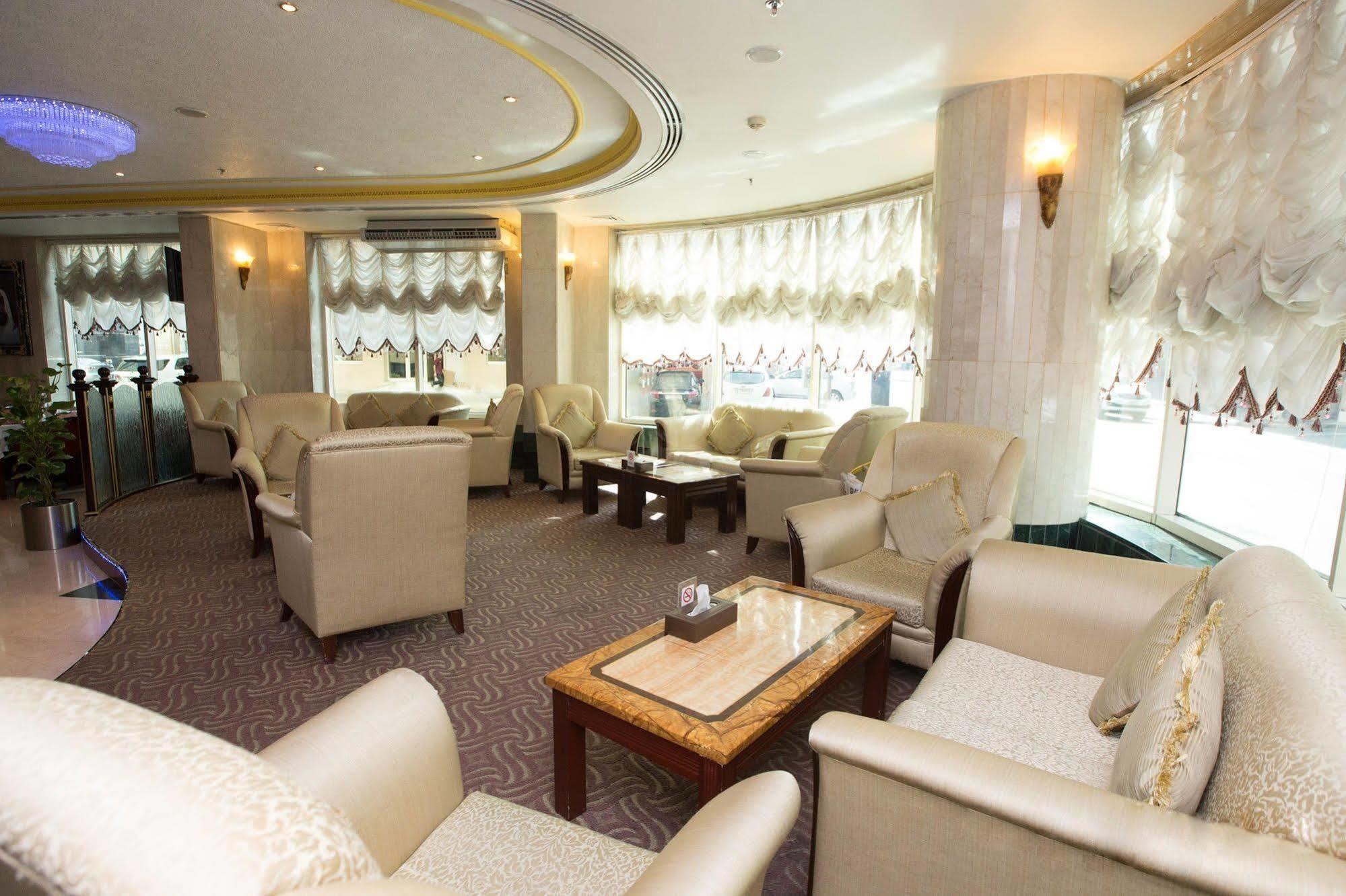 Comfort Inn Hotel Deira Дубай Екстериор снимка