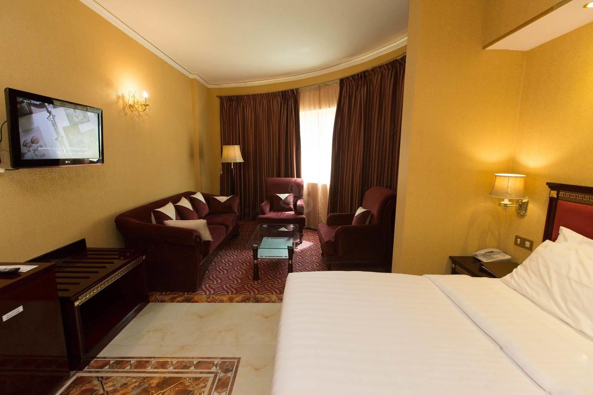 Comfort Inn Hotel Deira Дубай Екстериор снимка
