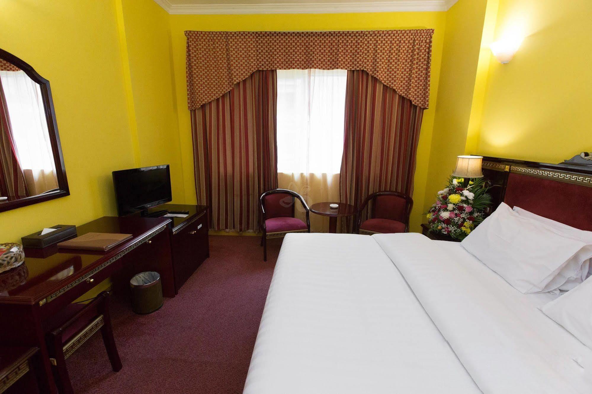 Comfort Inn Hotel Deira Дубай Екстериор снимка