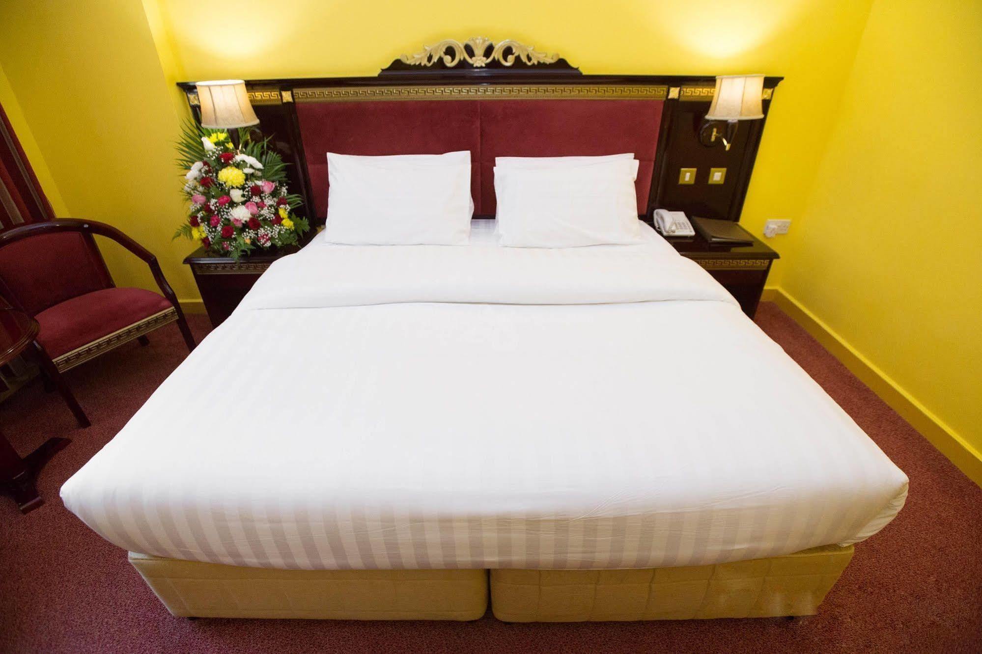 Comfort Inn Hotel Deira Дубай Стая снимка